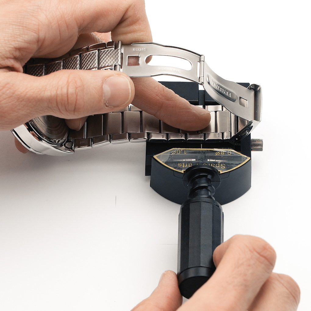 how to resize apple watch band adjustment